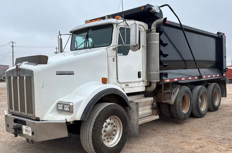 2007 Kenworth T800 dump truck