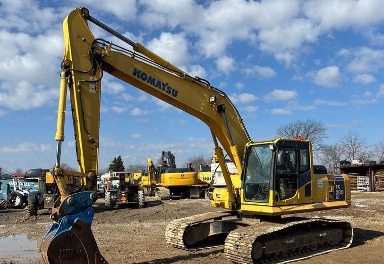 2011 Komatsu PC200LC-8 excavator