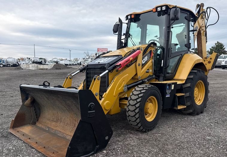 2015 Caterpillar 420F2IT backhoe